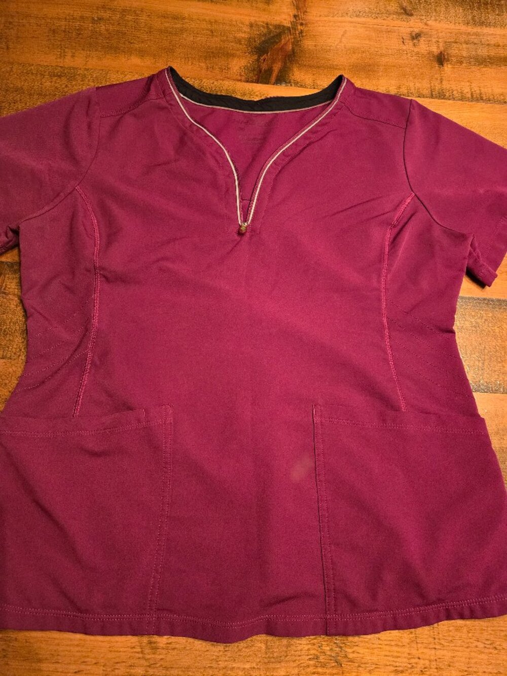 Healing hands 360, womens scrub top, sz XL, wine/ burgundy
